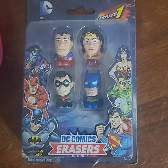 Wonder Woman - Picture 4 of 4